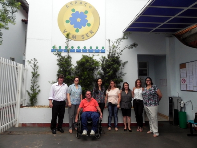 Representantes de São  Carlos em visita ao Espaço  Vem Ser