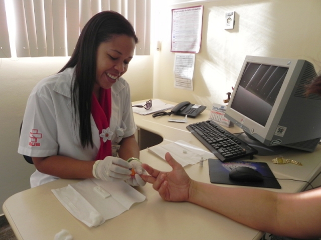 Testes rápidos podem ser realizados nas unidades de saúde e Ambulatório  de Especialidades até o dia 1 de dezembro