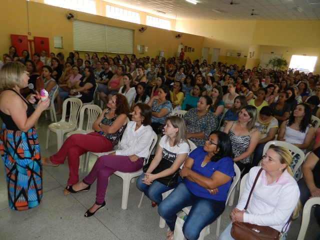 A programação também contou com palestra da pedagoga, neuropsicóloga e mestre em Educação pela Universidade de Lisboa, Adriana Ribas