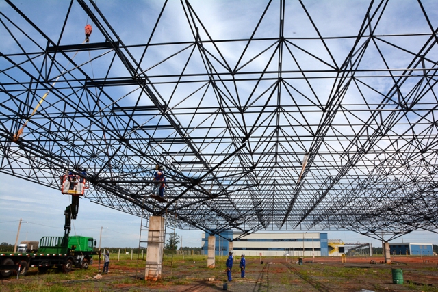 Altura do teto é de 6 metros e adequado para atender ônibus de dois andares