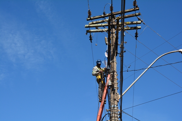 Testes nos painéis elétricos devem ser realizados no período da tarde e início da noite