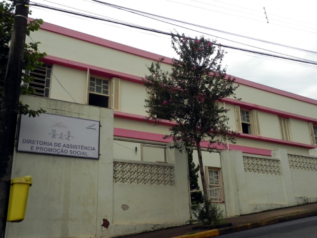 Crise econômica e enchente impossibilitam oferecer o  auxílio-transporte aos estudantes em 2016