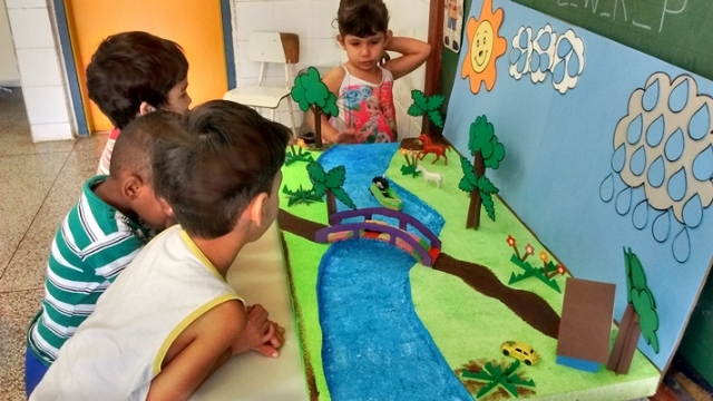 Na creche Maria Inez Crepaldi os alunos participaram do projeto que ganhou o sugestivo nome de  “Água, vamos cuidar dessa joia”