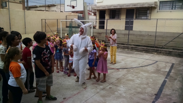 A Festa do Chocolate, na EMEF Esperança de Oliveira, empolgou professores e alunos; o Caça Supresa de Páscoa garantiu muita diversão
