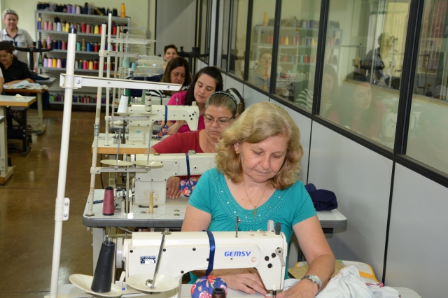 Costura Industrial é um dos cursos que serão oferecidos pelo CMFP (Foto/Wagner Gonçalves, Assessoria de Comunicação e Cerimonial)