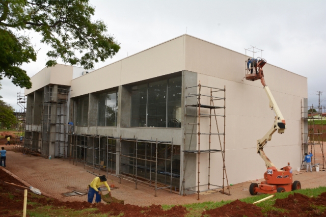 Quatro dias de apresentações, em novembro, marcarão a abertura do Teatro  Municipal Adélia Lorenzetti