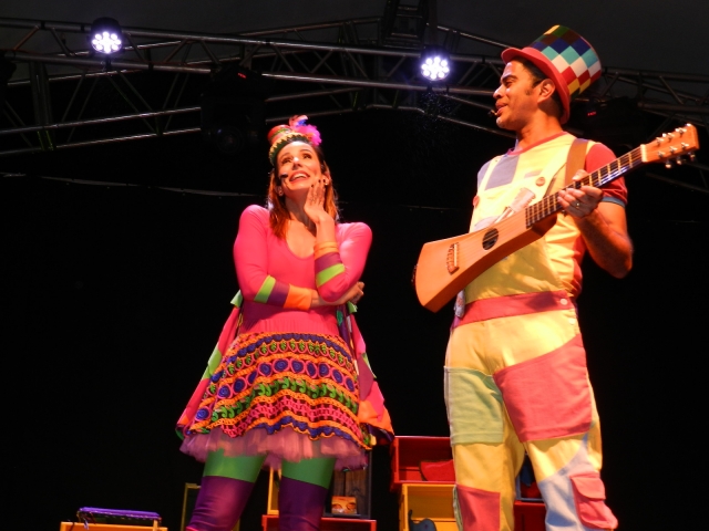 Jairzinho, Tânia Khalill e banda marcam presença na abertura  do evento com o show "Grandes Pequeninos"