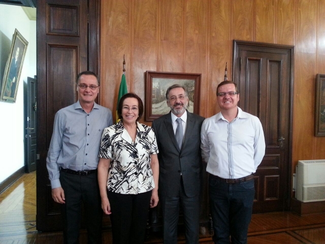 Prefeita Bel Lorenzetti durante audiência com o Secretário de Estado, Márcio Elias Fernando Rosa