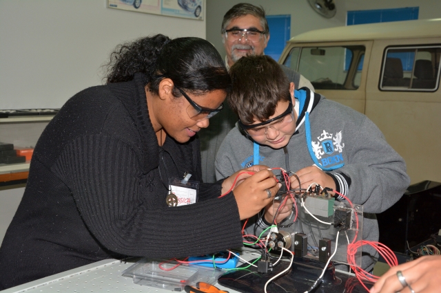 Alunos durante curso no Centro Comunitário Alberto Paccola, Júlio Ferrari, (foto arquivo Wagner Gonçalves/Assessoria de Comunicação e Cerimonial)