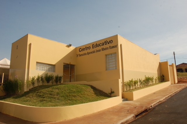 Fachada do Centro de Convivência Therezinha Aparecida Jesus Ribeiro Ramos na Vila Cruzeiro