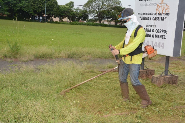 Trabalho na Pista de Atletismo foi concluído na tarde desta quinta-feira