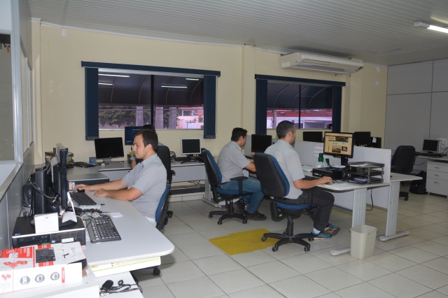 Servidores da Diretoria de Tecnologia: pasta vai assumir a manutenção do site da Prefeitura