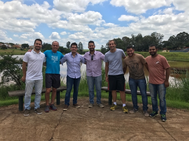 O diretor de Esportes convidou os atletas Eduardo Caldeira e Daniel Covre para acompanhar a visita da equipe da Chelso Sports.