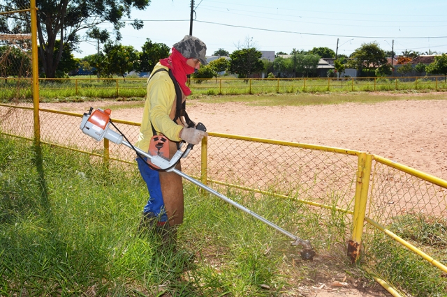 Limpeza na Área de Lazer João Marchioli, teve início na manhã desta quinta-feira