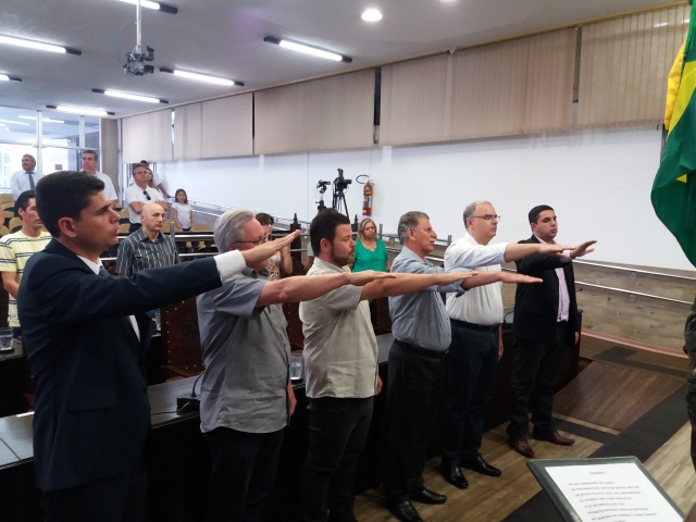 Prefeito Anderson Prado durante cerimônia de posse dos presidentes das Juntas de Serviço Militar
