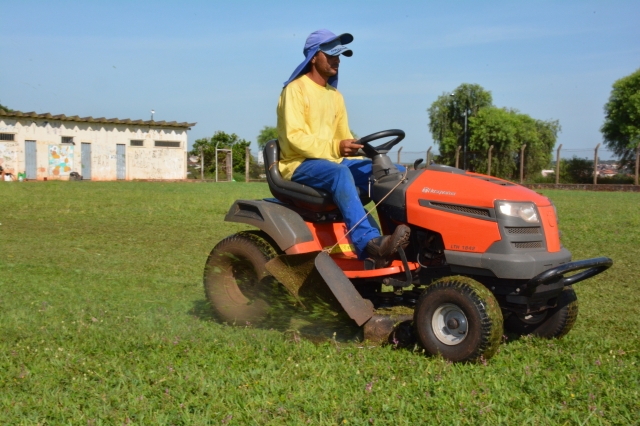 Trabalho será realizado no gramado e entorno do Estádio Distrital