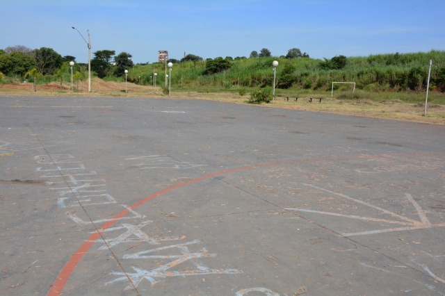 Além da instalação de alambrados, traves dos gols e tabelas de basquete serão reformados