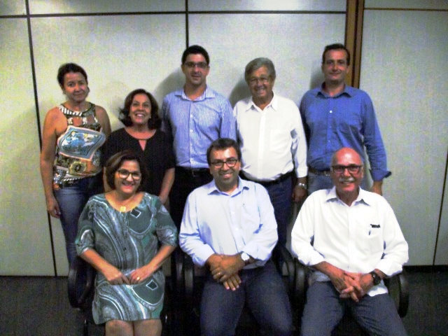 A diretora Neusa Carone juntamente com os demais eleitos