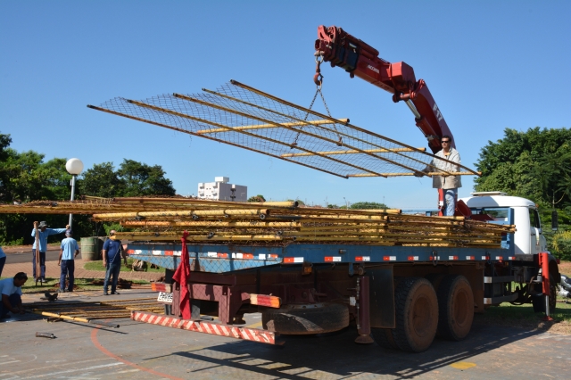 Alambrado retirado no Jardim América será reaproveitado na Vila Repke para delimitar en torno das quadras