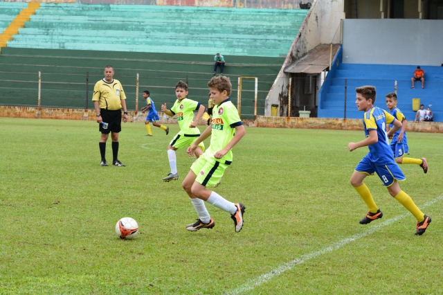 Jovens Talentos (Bauru)  goleou Iaras (azul) pelo Sub 14 na Copa Regional