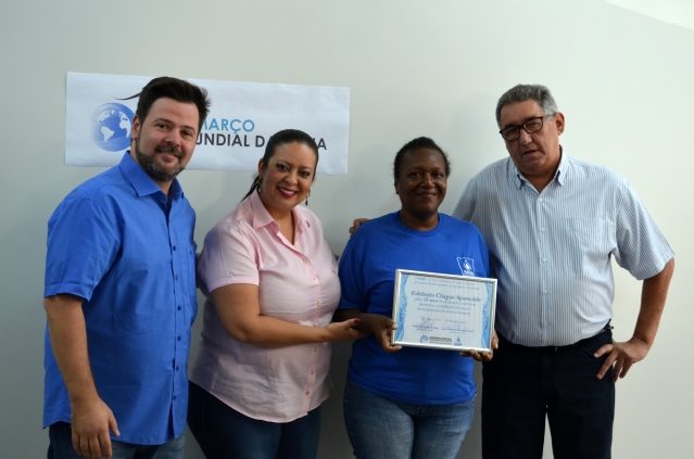 Durante a cerimônia, Prado entregou homenagens aos servidores que completaram 20 e 25 anos de serviço público