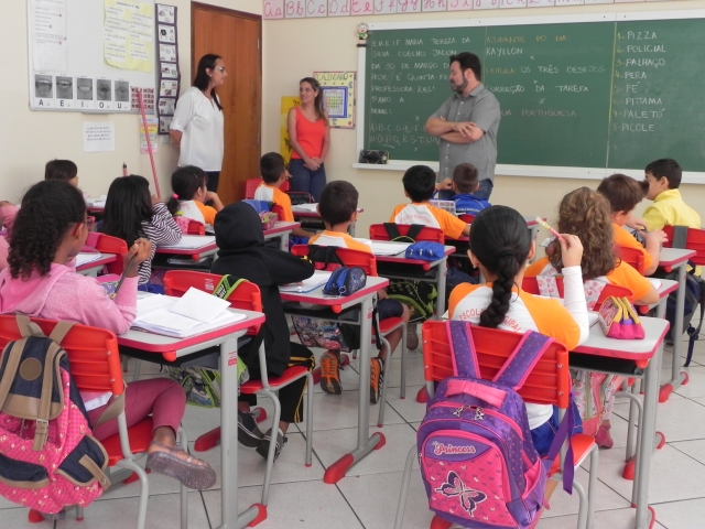 A visita desta quinta-feira, 30, foi à escola infantil do Jardim Caju II