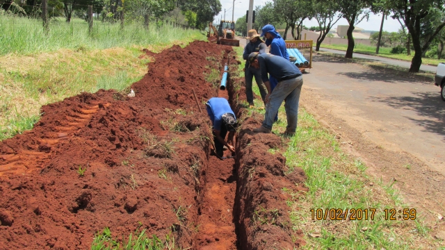 Equipes do SAAE trabalham para manutenção das redes e abastecimento de água em toda cidade