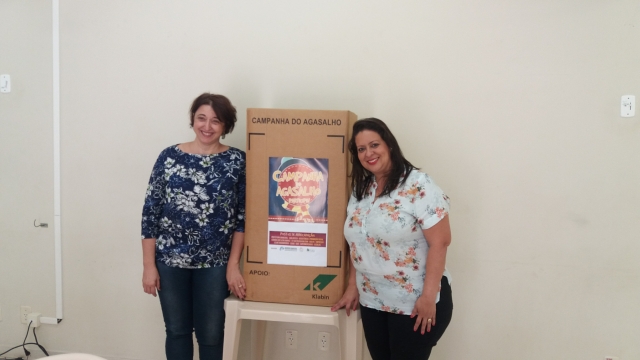 A vice-prefeita, Cíntia Duarte e a diretora de Assistência e Promoção Social, Ana Lúcia Darcie no lançamento da Campanha do Agasalho de 2017