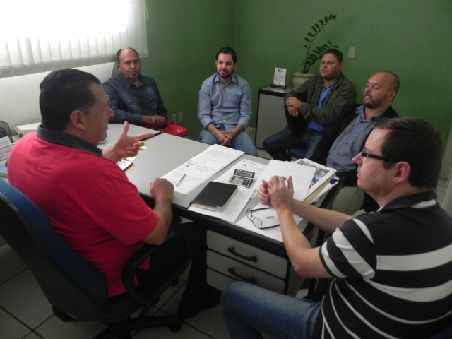 Comitiva esteve na diretoria de Meio Ambiente