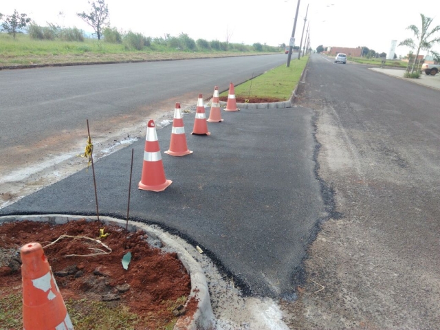 Diretoria de Obras abriu passagem para veículos na avenida Jácomo Augusto Paccola