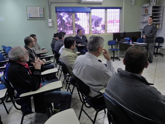 Reunião foi realizada no Centro Municipal de Formação Profissional