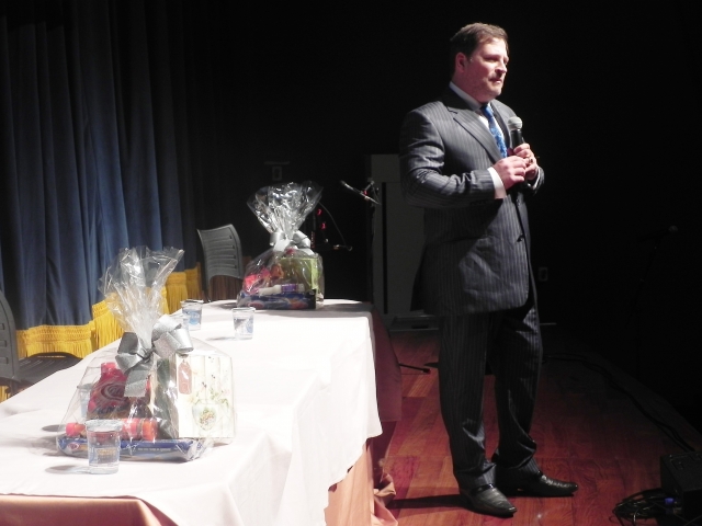 Professores puderam acompanhar duas palestras com especialistas