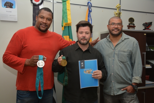 Prado com Edson Luciano e Riefl Sebrian durante o encontro no gabinete