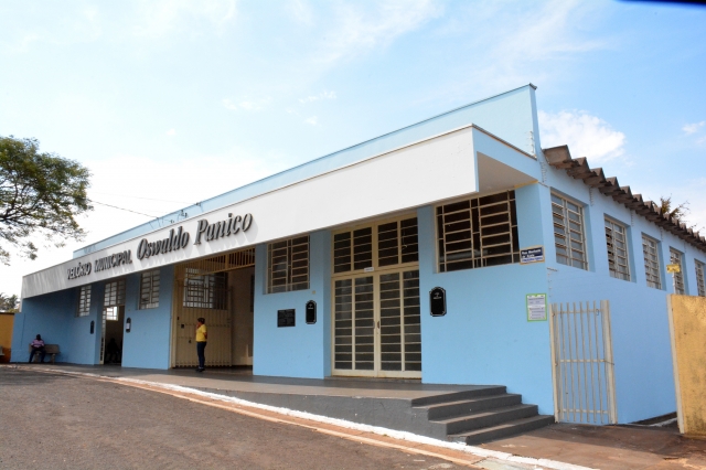 Fachada do Cemitério Municipal após a conclusão dos serviços de pintura