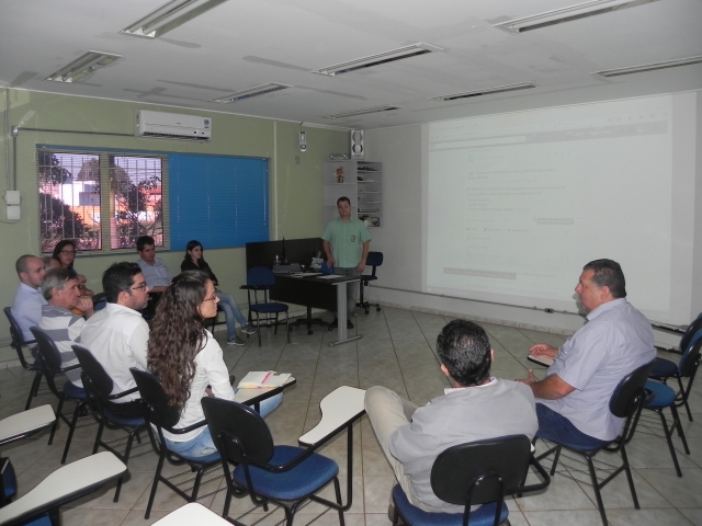 Conselho se reuniu no Centro Municipal de Formação Profissional