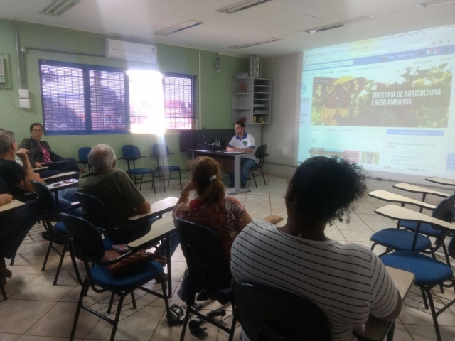 Membros do Comdema se reuniram no Centro Municipal de Formação Profissional