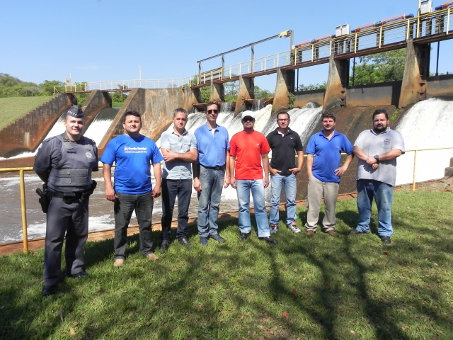 Capitão Juliano Xavier com membros do Conselho Técnico do Comitê Gestor da Bacia Hidrográrica do Rio Lençóis