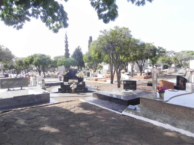 O prazo para qualquer tipo de reforma na parte interna do cemitério se encerra no domingo, 29