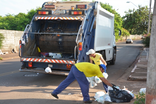 Coleta de Lixo éserá mantida na sexta e sábado, após o feriado de Finados