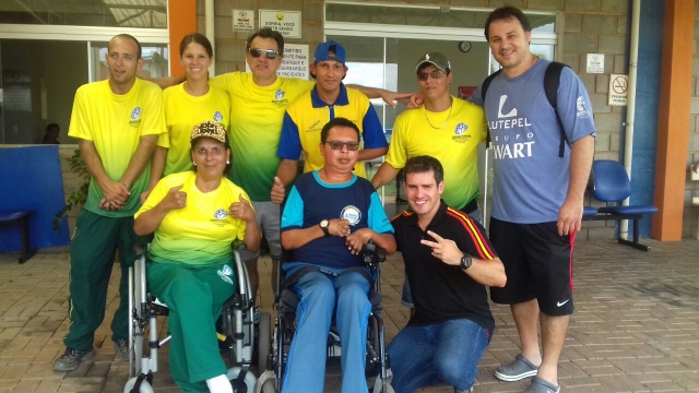 Equipe da Adefilp com o diretor de Esportes Raphael Blanco e o técnico e vereador Dudu