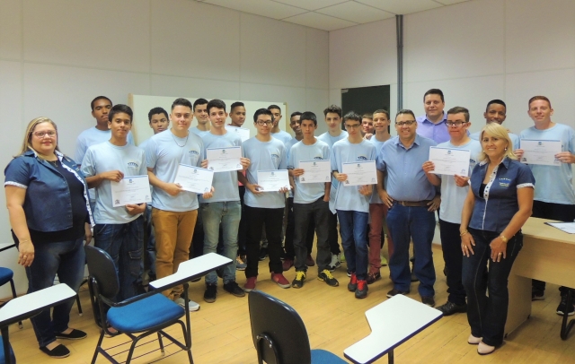 A DDGER ofereceu o programa “Meu Primeiro Emprego” a 75 jovens de Lençóis Paulista no ano 2017