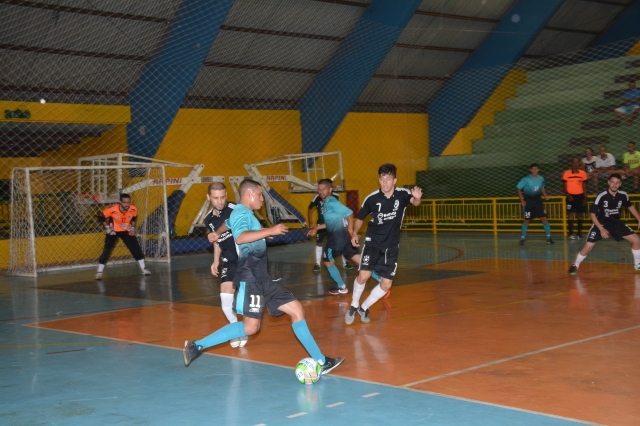 Borebi (uniforme verde e preto) decide título da Copa Cidade do Livro contra o Mercenários
