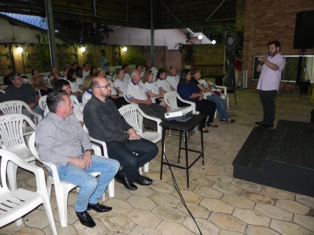 Prefeito Anderson Prado comandou a reunião preparatória junto aos representantes dos clubes de serviço