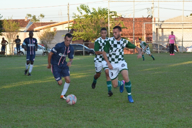 Em 2017, o São José (azul escuro) venceu o Paineiras na decisão do campeonato