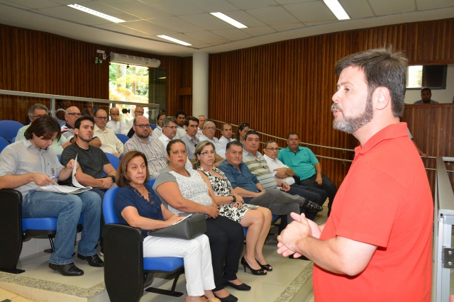 O prefeito ressaltou a importância do Programa Município Verde Azul para elevação da qualidade de vida dos cidadãos no município