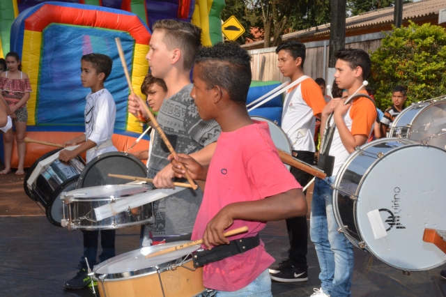 Programação inclui apresentações de dança, banda e coral