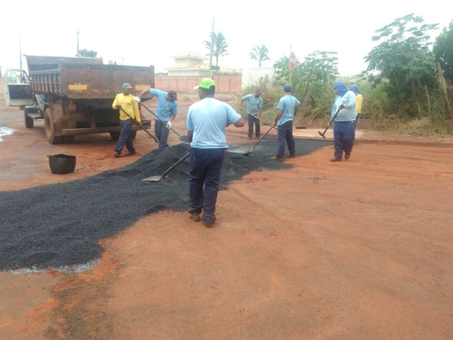 Pavimentação na rua onde foi construída galeria no Jardim Itamarati