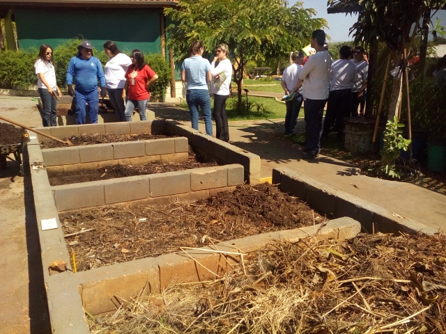 Todo processo é realizado pelos técnicos designados pelo SAAE (Serviço Autônomo de Água e Esgoto), através de “composteiras dinâmicas”