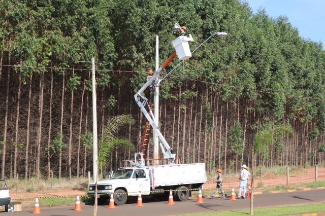 Ao todo serão instalados no local 82 conjuntos de iluminação de vapor de sódio de 250W