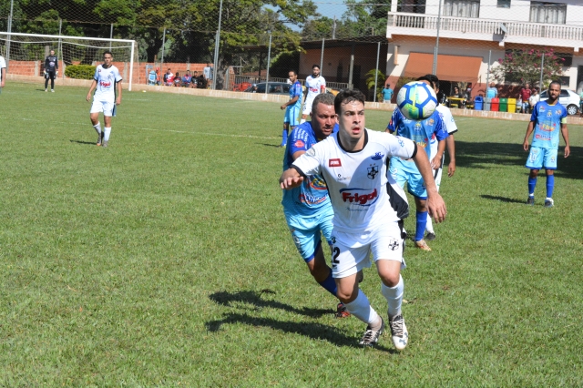 CAL (uniforme branco) vence Grêmio Cecap e decide título com o Expressinho no domingo